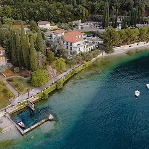 https://villa-mimosa-au-lac.it-lombardy.com